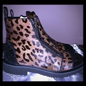 SOLD 🔥🔥 Giuseppe Zanotti boots 🔥🔥